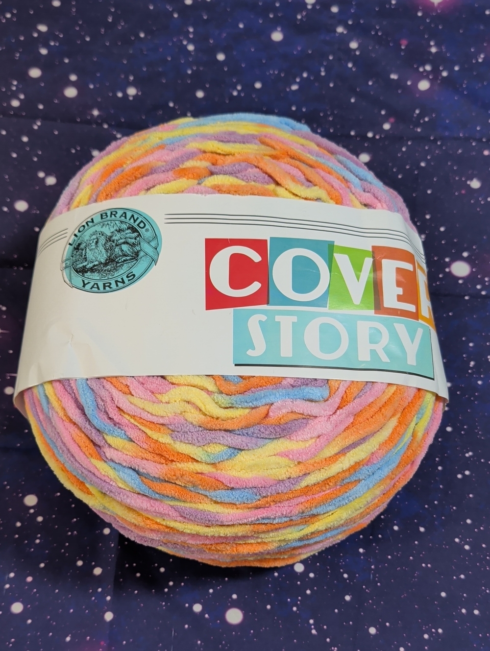 1 BRAND NEW Skein Lion Brand Cover Story Yarn BOWIE 35 Oz / 1000 g Smoke Free
